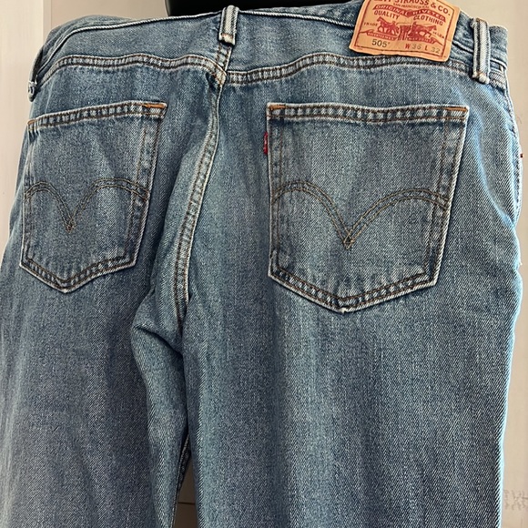 Vintage Levi’s 505 Broken In 36x32” Regular Fit - Picture 12 of 15